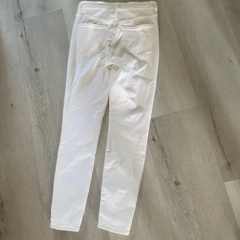 J. Crew Factory hi-rise white skinny jeans‎ Size 26